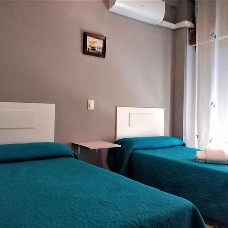 Vacansis Habitaciones De Hostal A Primera Linea De Playa En Кульєра Екстер'єр фото