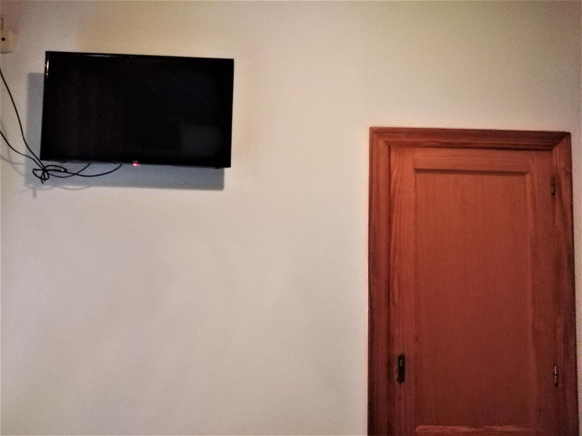Vacansis Habitaciones De Hostal A Primera Linea De Playa En Кульєра Екстер'єр фото